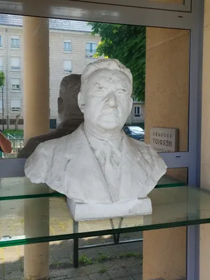 Buste d'Édouard Herriot à Barentin