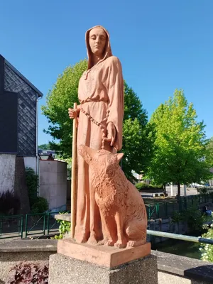 Statue de Sainte-Austreberthe à Barentin