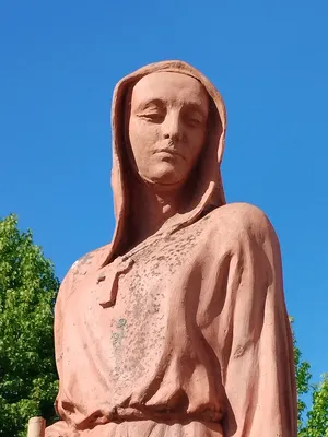 Statue de Sainte-Austreberthe à Barentin