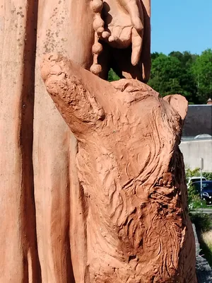 Statue de Sainte-Austreberthe à Barentin