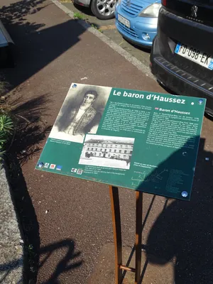 Monument au Baron d'Haussez à Neufchâtel-en-Bray