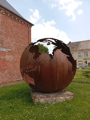Globe terrestre à Neufchâtel-en-Bray