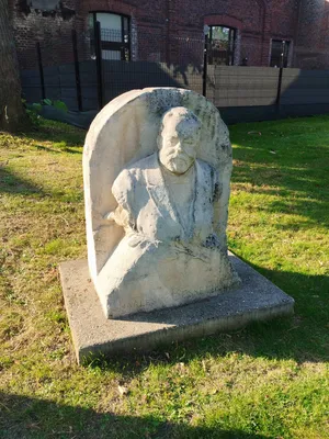 Statue de Charles Besselièvre à Maromme