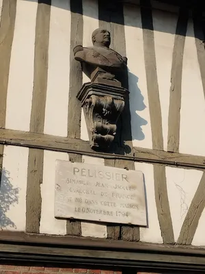 Statue du Maréchal Pélissier à Maromme