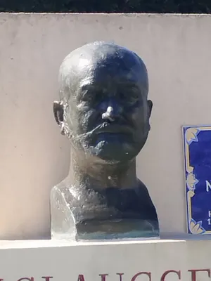 Buste de Paul Niclausse à Barentin