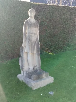 Statue Joueuse de tennis à Barentin