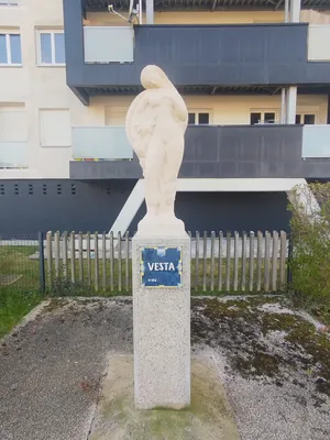 Statue de Vesta à Barentin