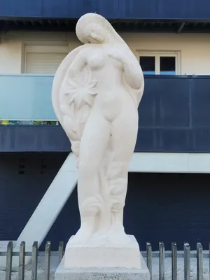 Statue de Vesta à Barentin