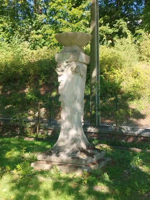 Stèle Gustave Quilbeuf au Houlme