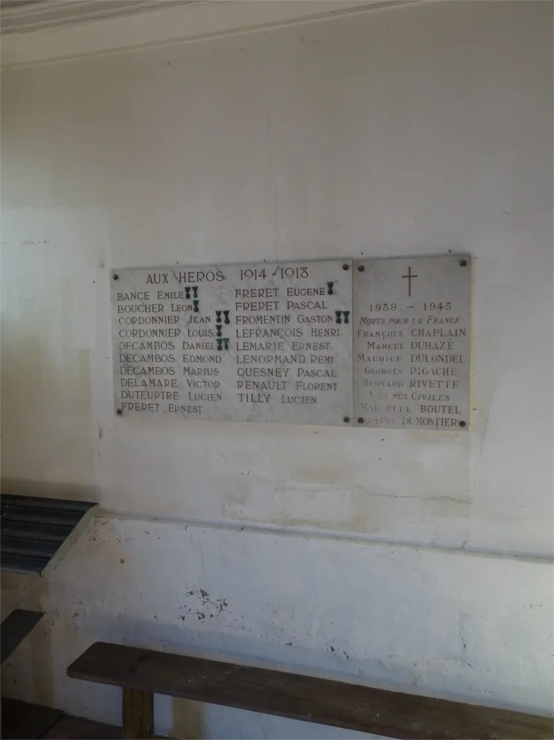 Plaques aux morts de l'église de Freneuse