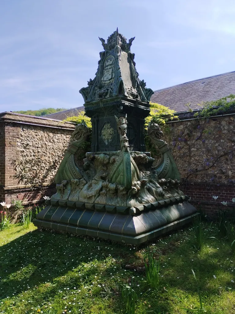 Monument Aux Marins Péris en Mer à Fécamp