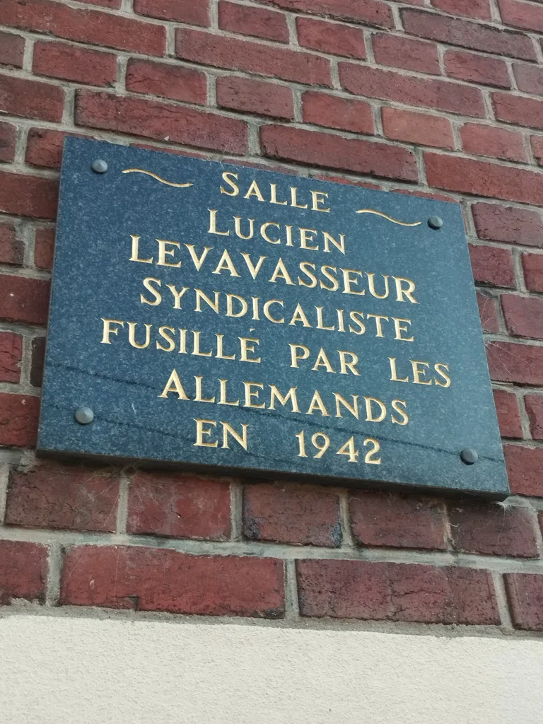 Plaque Lucien Levavasseur au Houlme