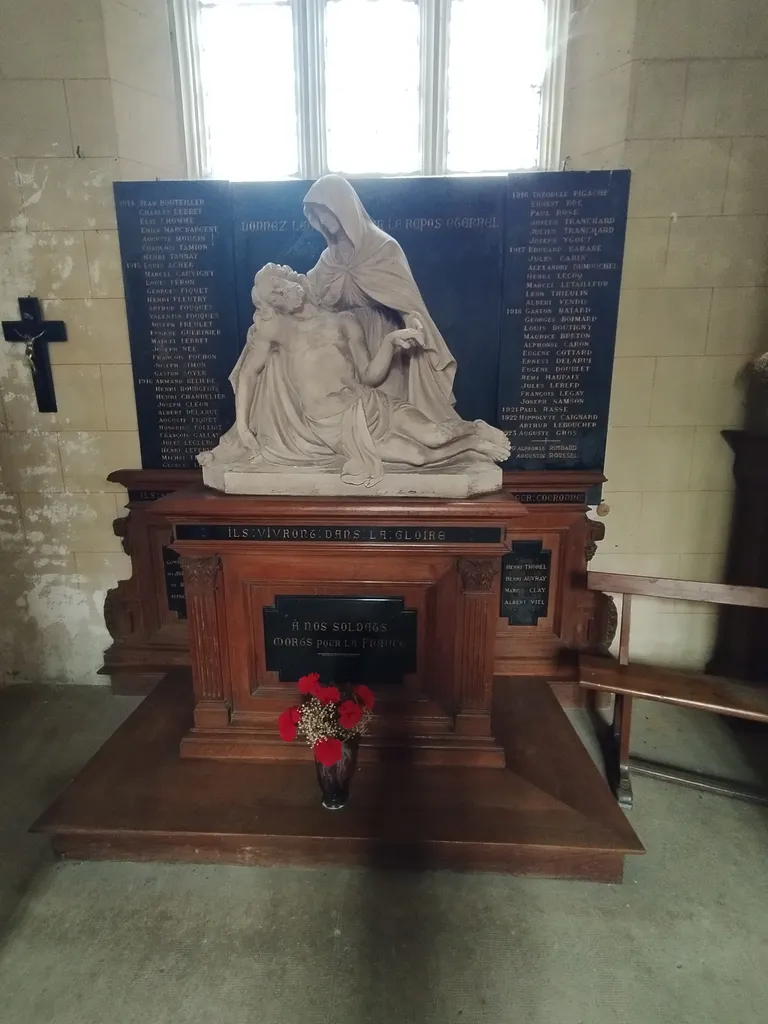 Monument aux Morts de l'Église Notre-Dame de l'Assomption à Fontaine-le-Bourg