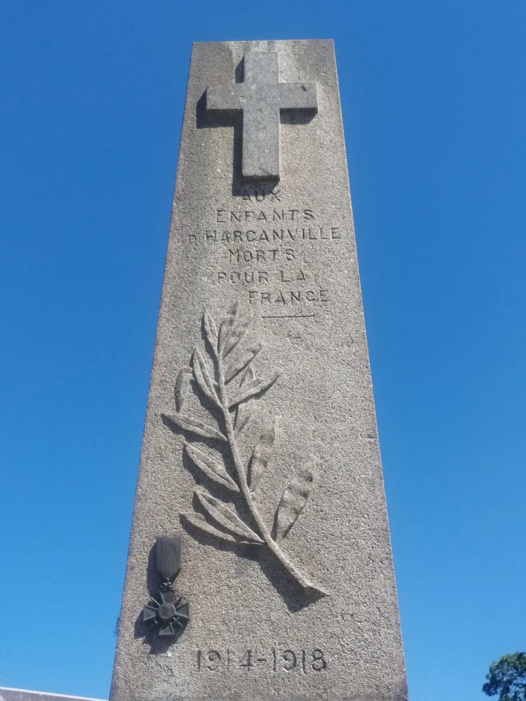 Monument aux Morts d'Harcanville
