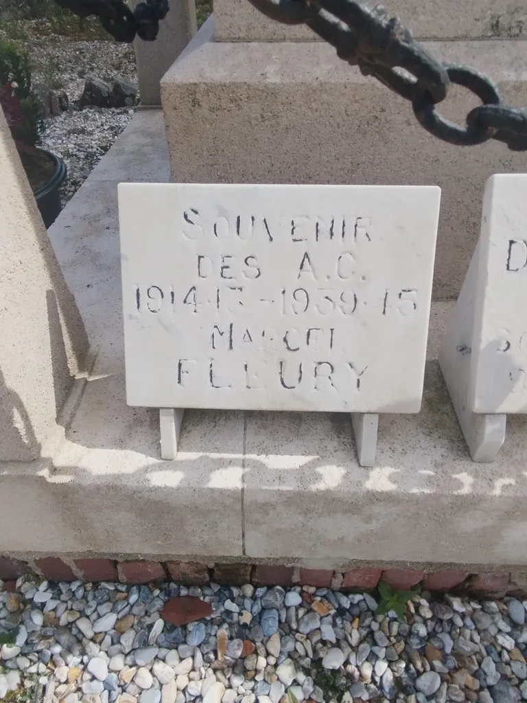Monument aux Morts de Rocquefort
