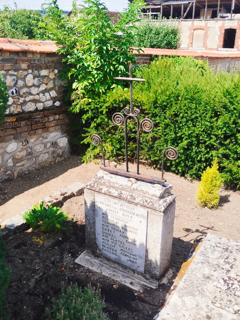 Monument aux Morts de Quevillon