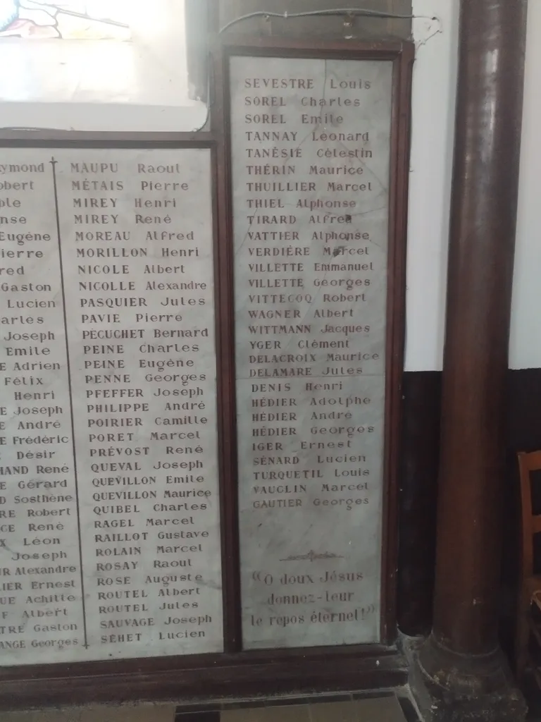 Monument aux Morts de l'Église Saint-Pierre à Déville-lès-Rouen