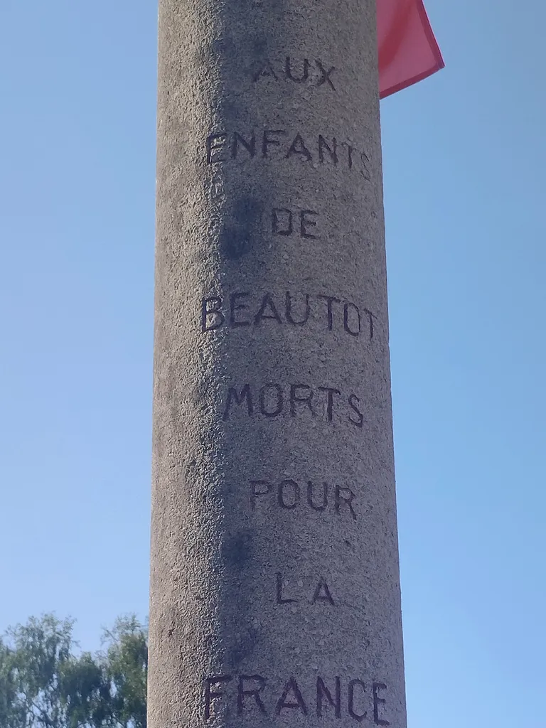 Monument aux Morts de Beautot