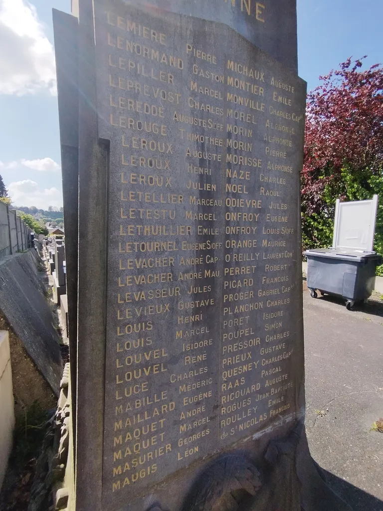 Monument aux Morts du cimetière de Montivilliers