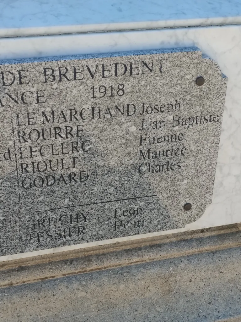 Monument aux Morts de Saint-Laurent-de-Brèvedent