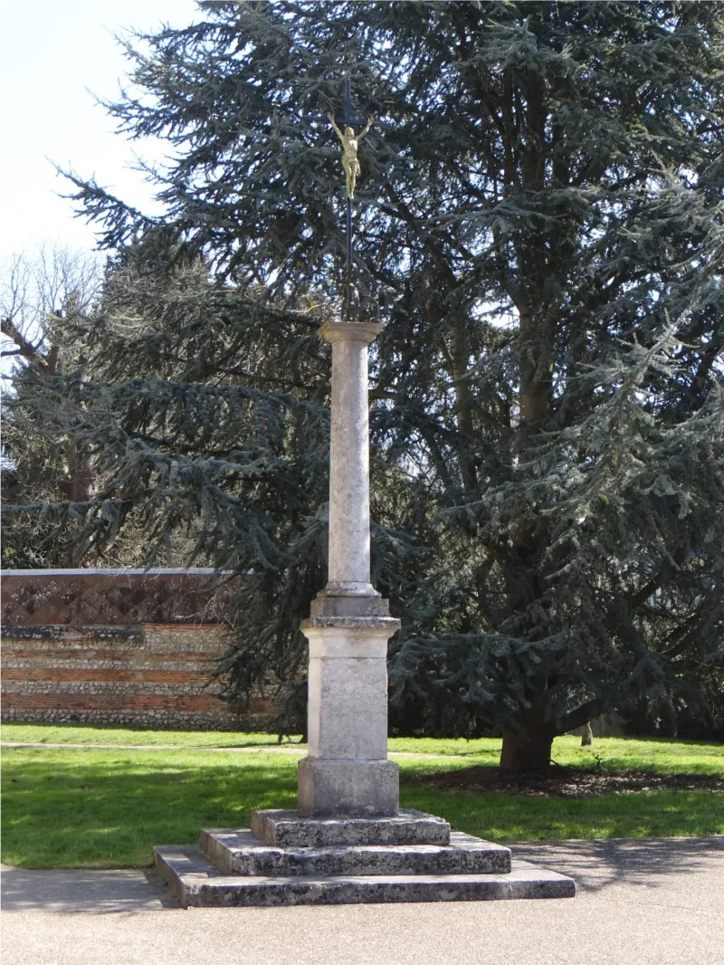 Calvaire de l'église de Mont-Saint-Aignan village