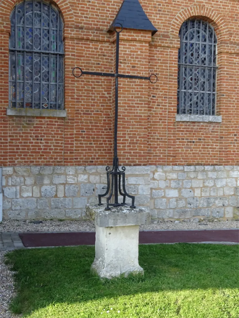 Croix du cimetière de Fresne-le-Plan