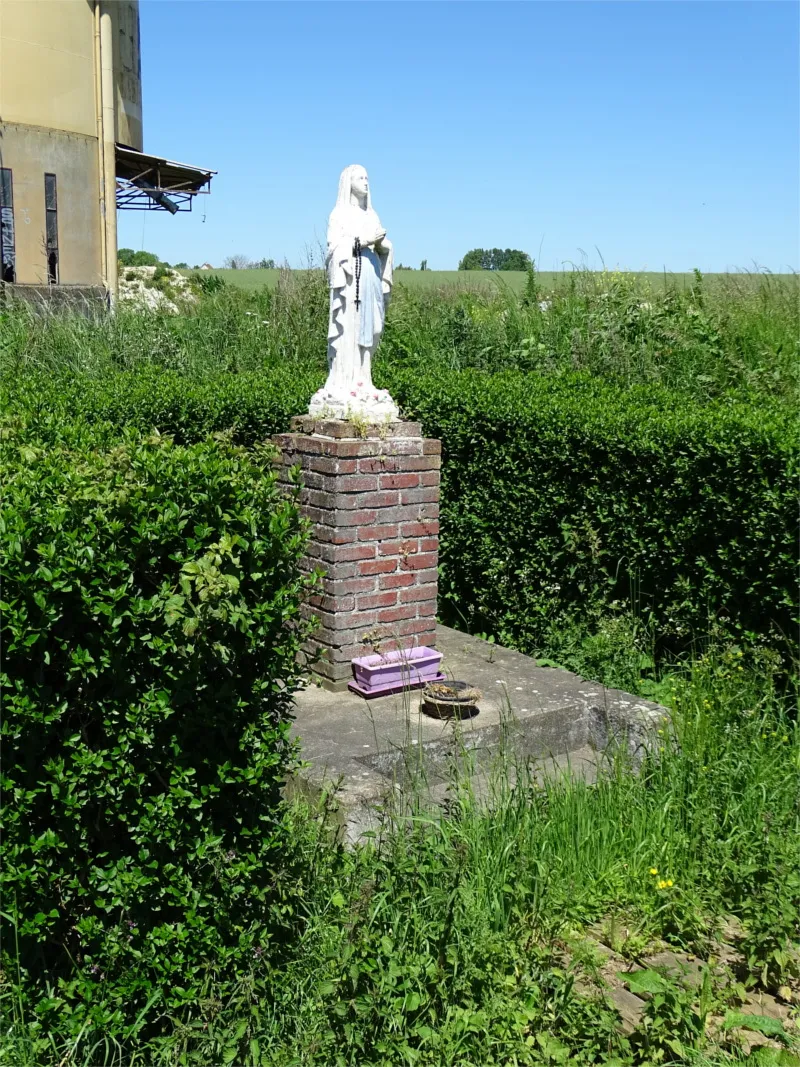 Statue de la Vierge à Saint-Jacques-sur-Darnétal