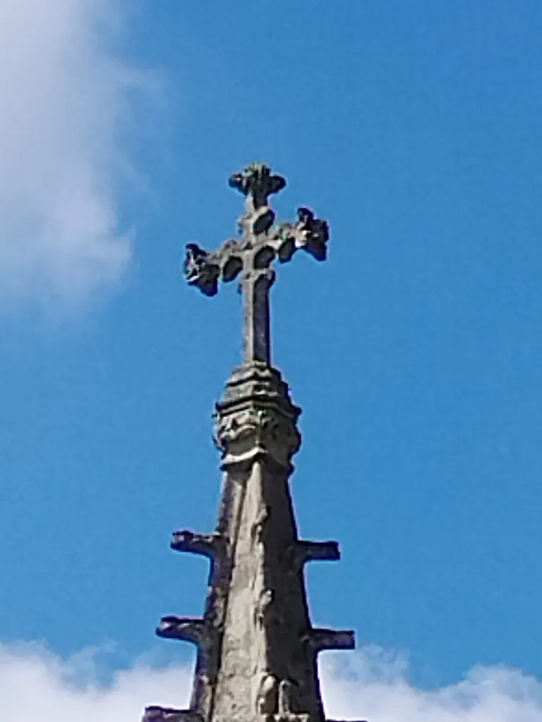 Croix gothique de Montivilliers