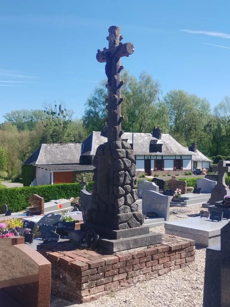 Croix du cimetière de Saint-Germain-sur-Eaulne