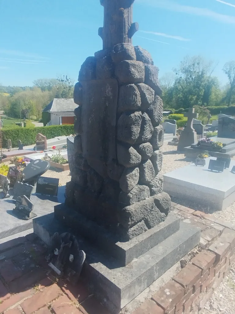 Croix du cimetière de Saint-Germain-sur-Eaulne