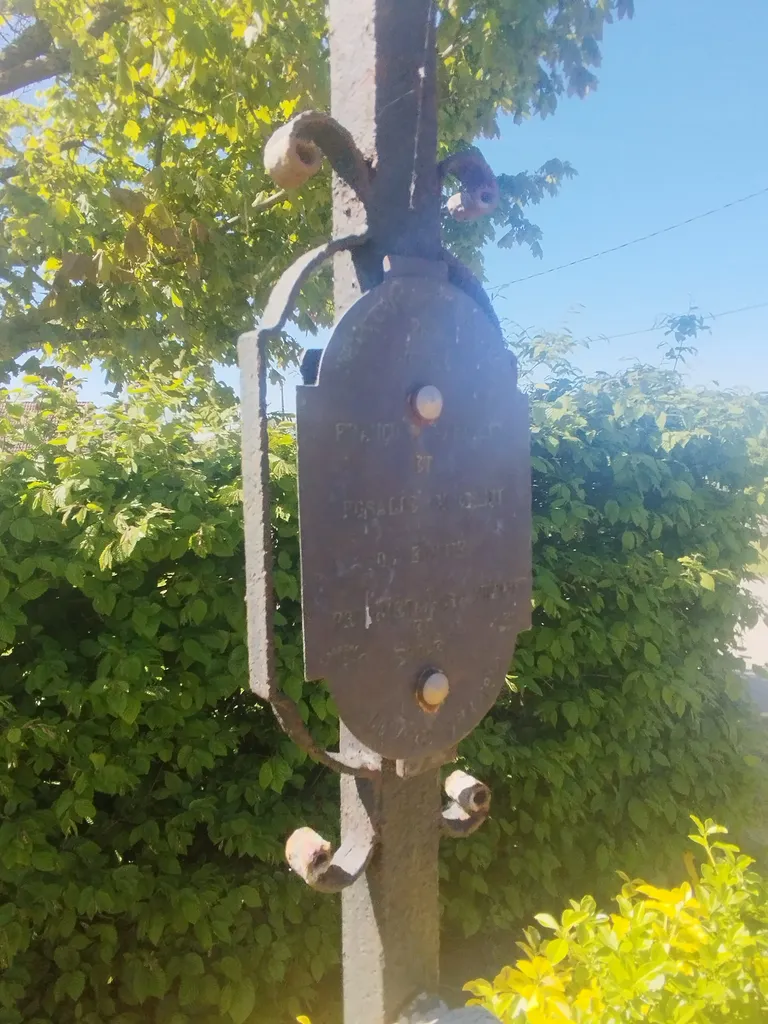 Croix de chemin de Vatierville