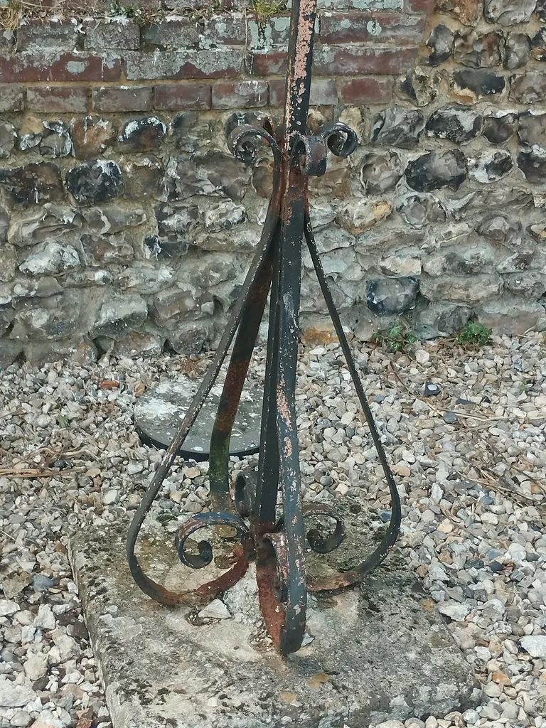 Croix de l'Église Saint-Pierre et Saint-Paul à Fallencourt