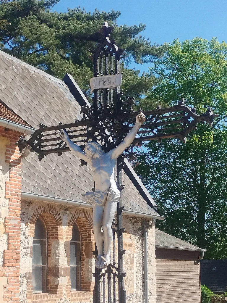 Croix de l'Église Saint-Nicolas à Ménonval