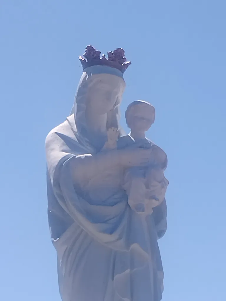 Statue de la Vierge à Harcanville