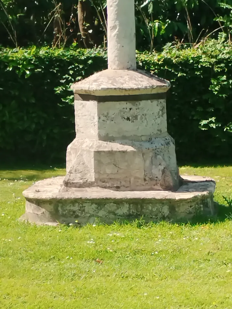 Calvaire de l'Église Saint-Denis au Hanouard