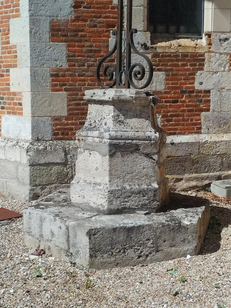 Croix du chevet de l'Église de Motteville