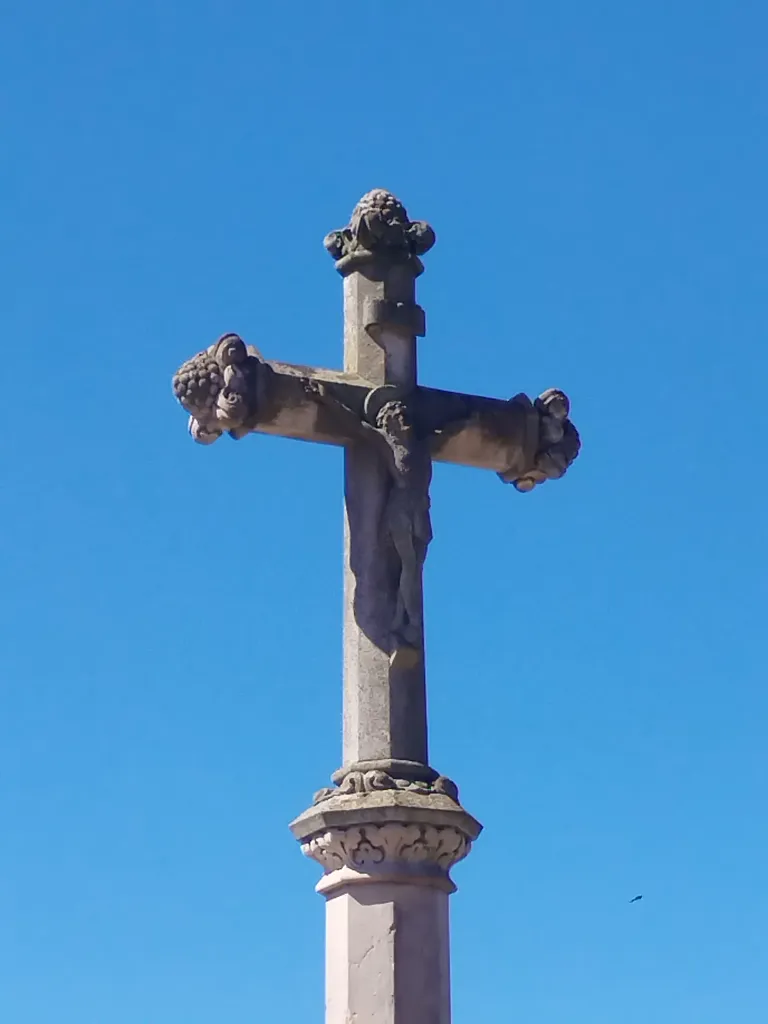 Croix de l'Église Saint-Martin-et-Sainte-Marguerite à Motteville