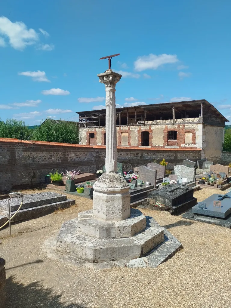 Croix de l'Église de Quevillon