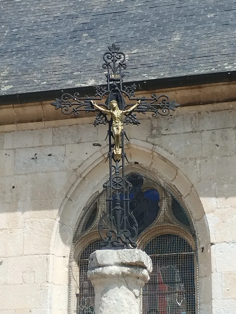 Croix de l'Église Saint-Pierre à Saint-Pierre-de-Manneville