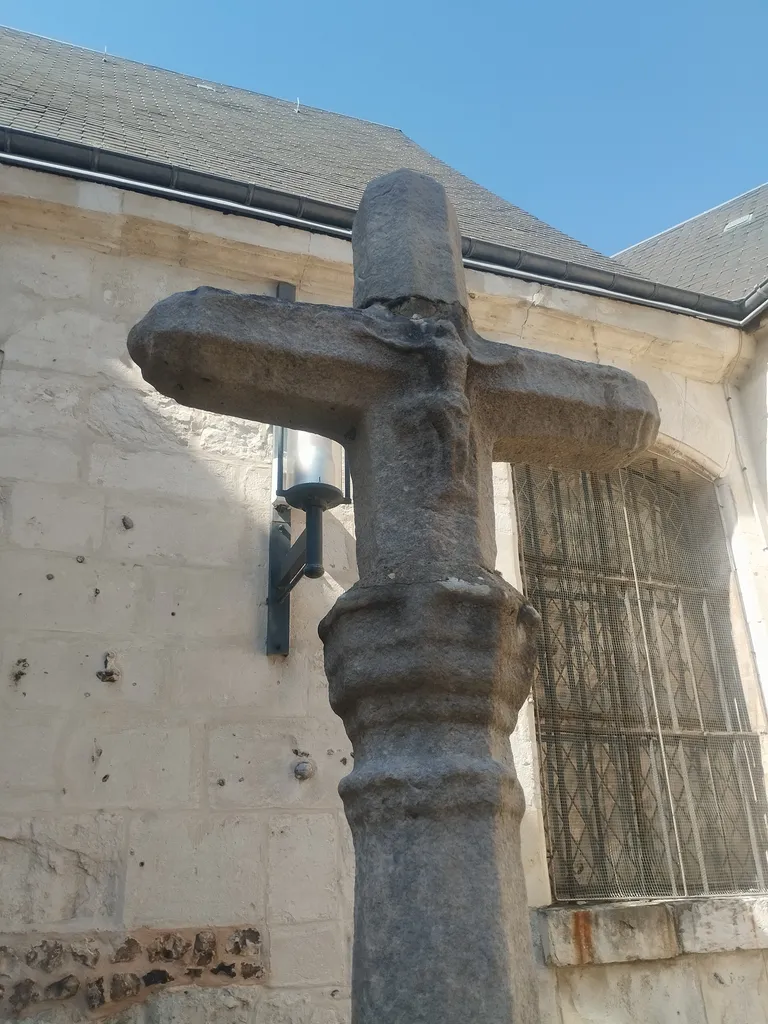 Croix de l'Église Notre-Dame de la Consolation à Gonfreville-l'Orcher