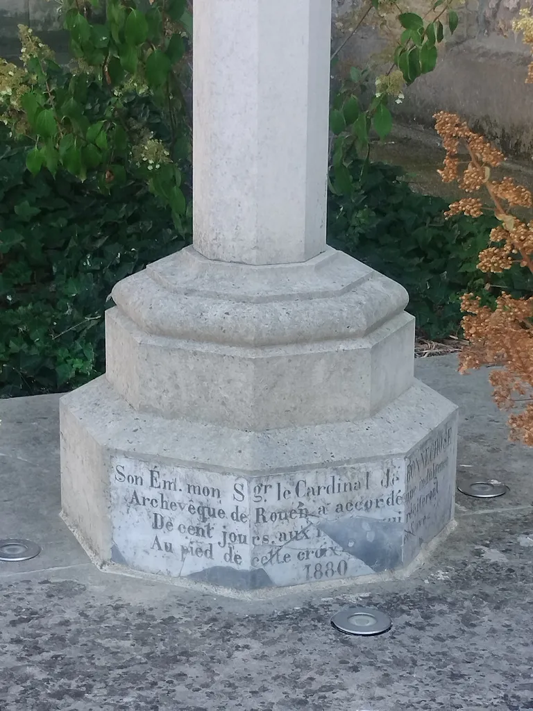 Croix de l'Église Saint-Erkonwald à Gonfreville-l'Orcher