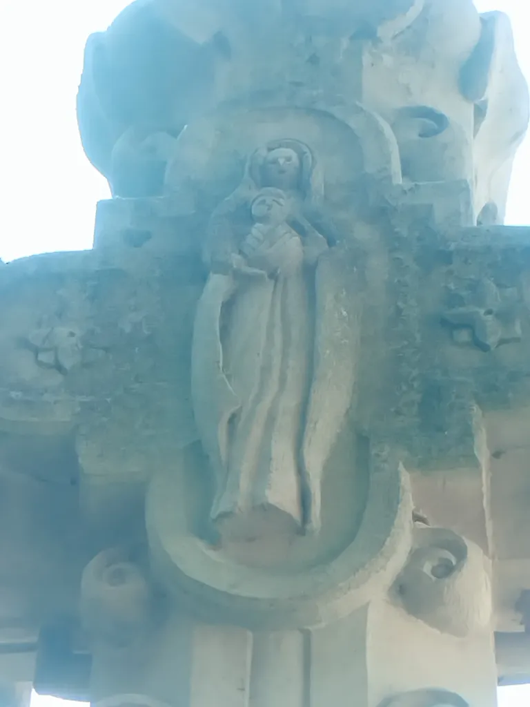 Croix de l'Église Saint-Erkonwald à Gonfreville-l'Orcher
