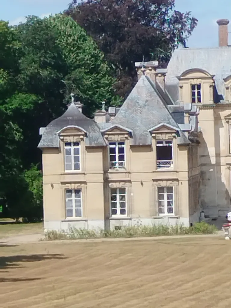 Château de la Rivière-Bourdet à Quevillon
