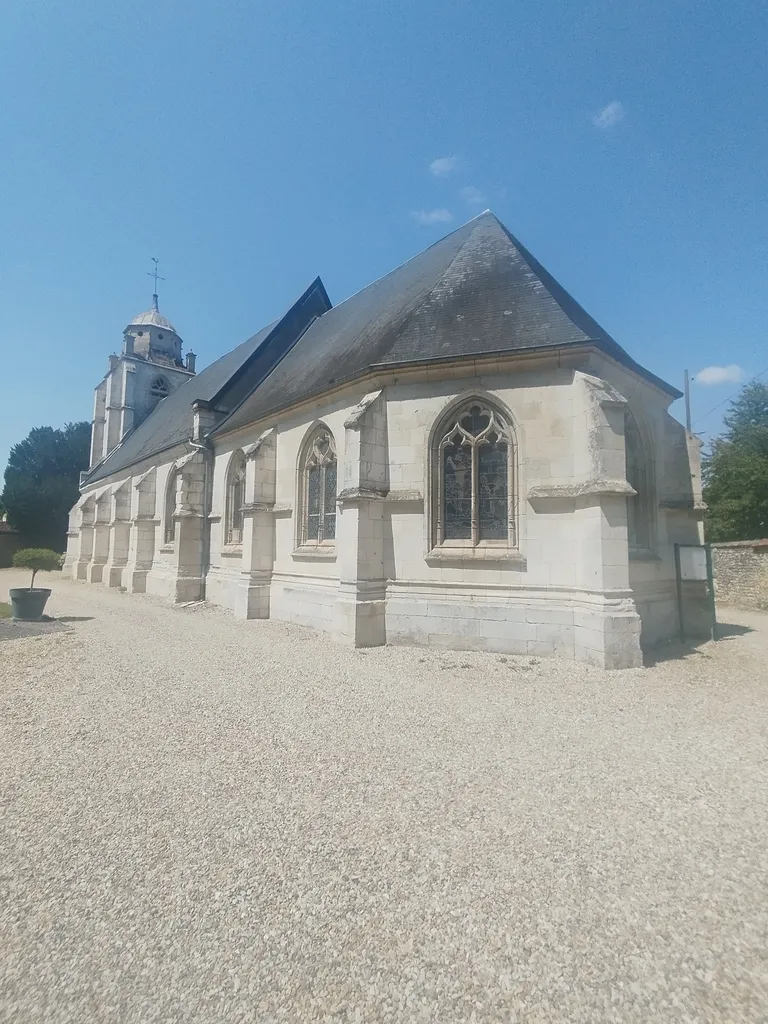 Église Saint-Michel à Hénouville