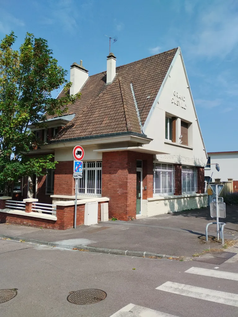 Bureau de poste des Canadiens à Grand-Quevilly