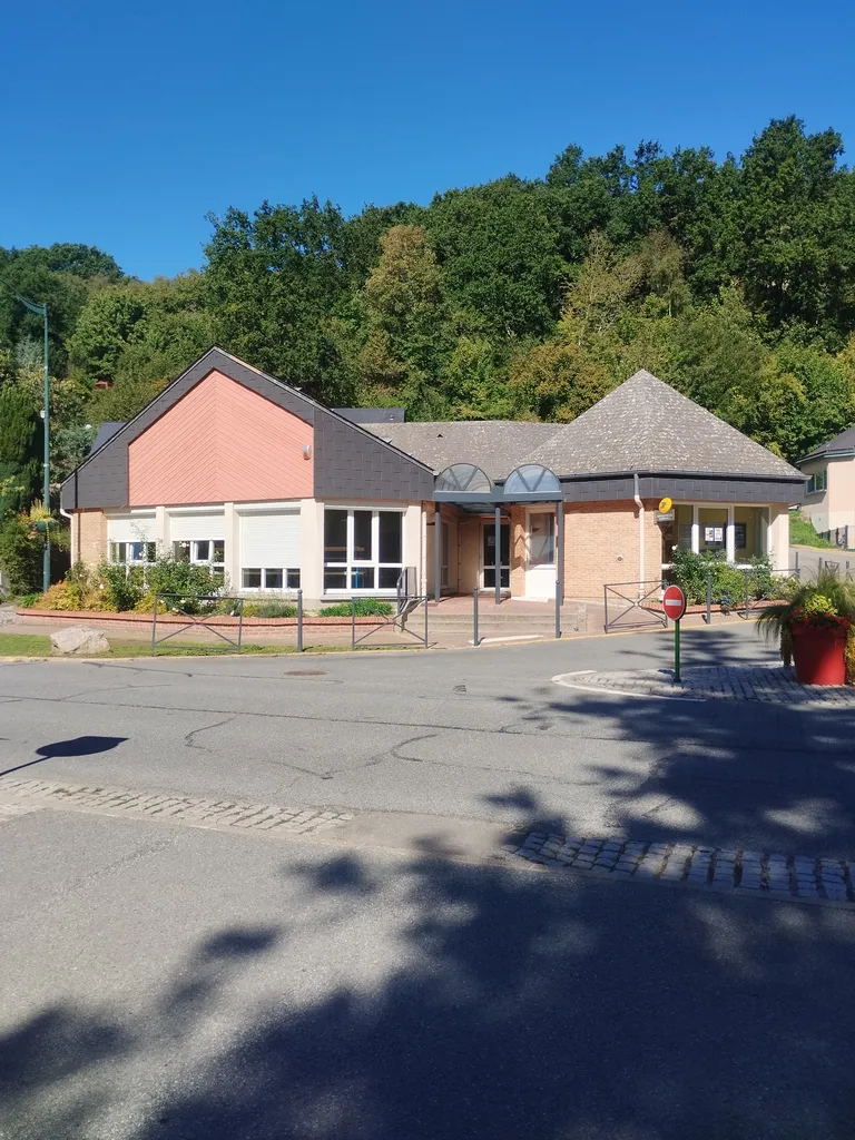 Agence postale de Saint-Laurent-de-Brèvedent
