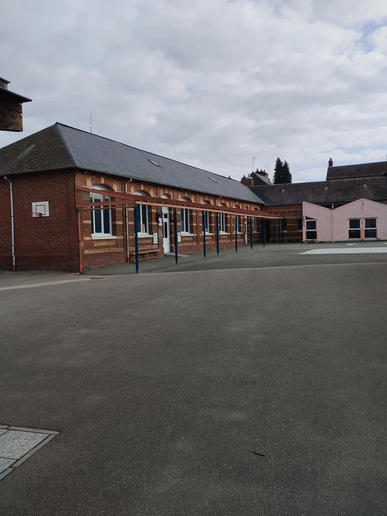 École élémentaire de la Varenne à Saint-Saëns