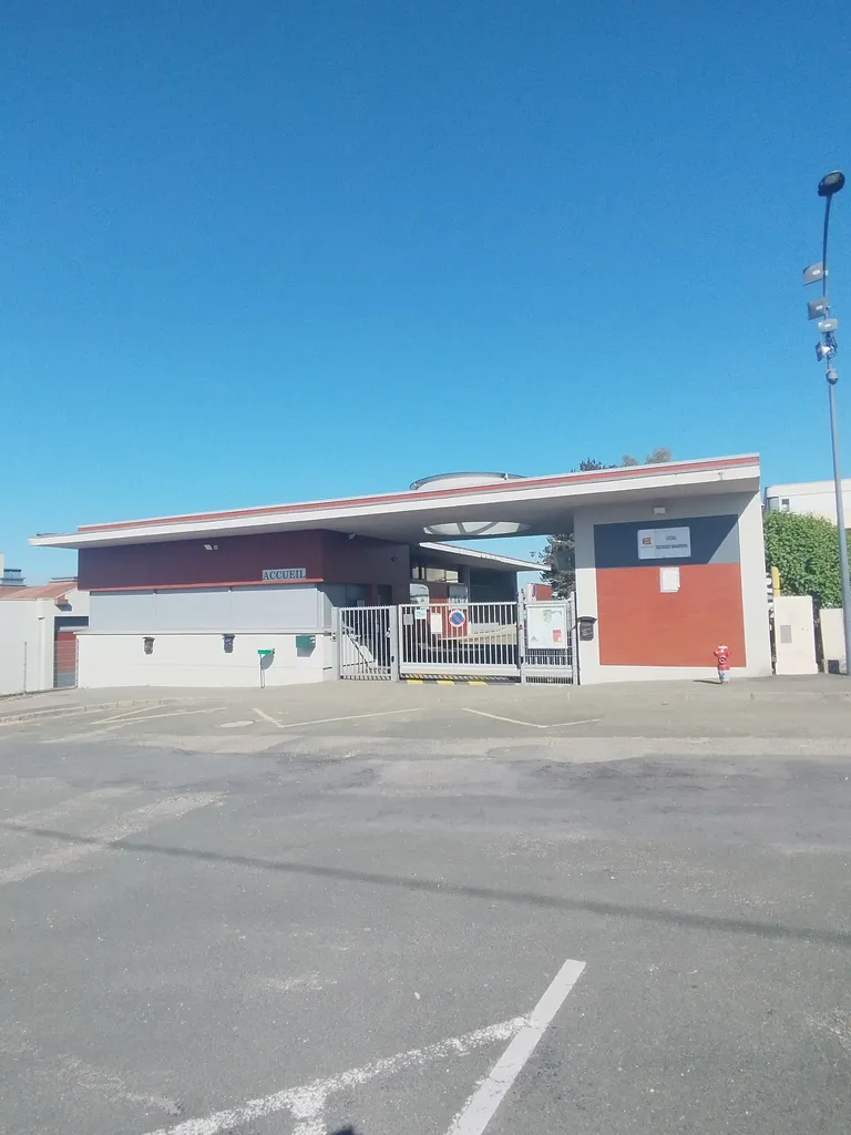 Lycée polyvalent Georges Brassens à Neufchâtel-en-Bray