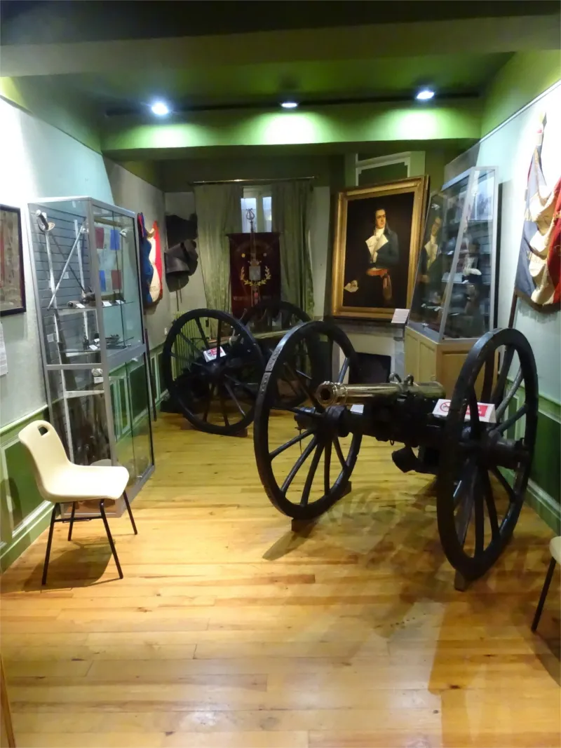 Les 2 canons du Musée Mathon-Durand de Neufchâtel-en-Bray