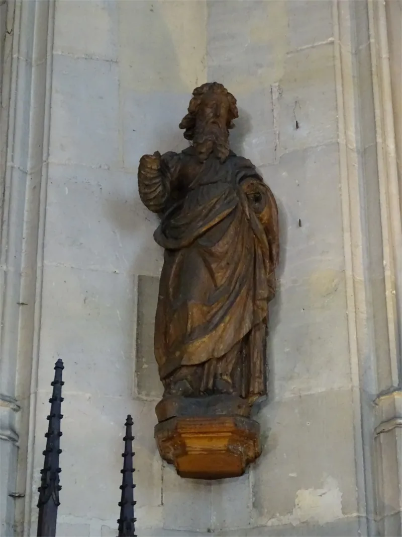 Statue Saint-Jean-l'Evangéliste dans la Collégiale Saint-Michel de Blainville-Crevon
